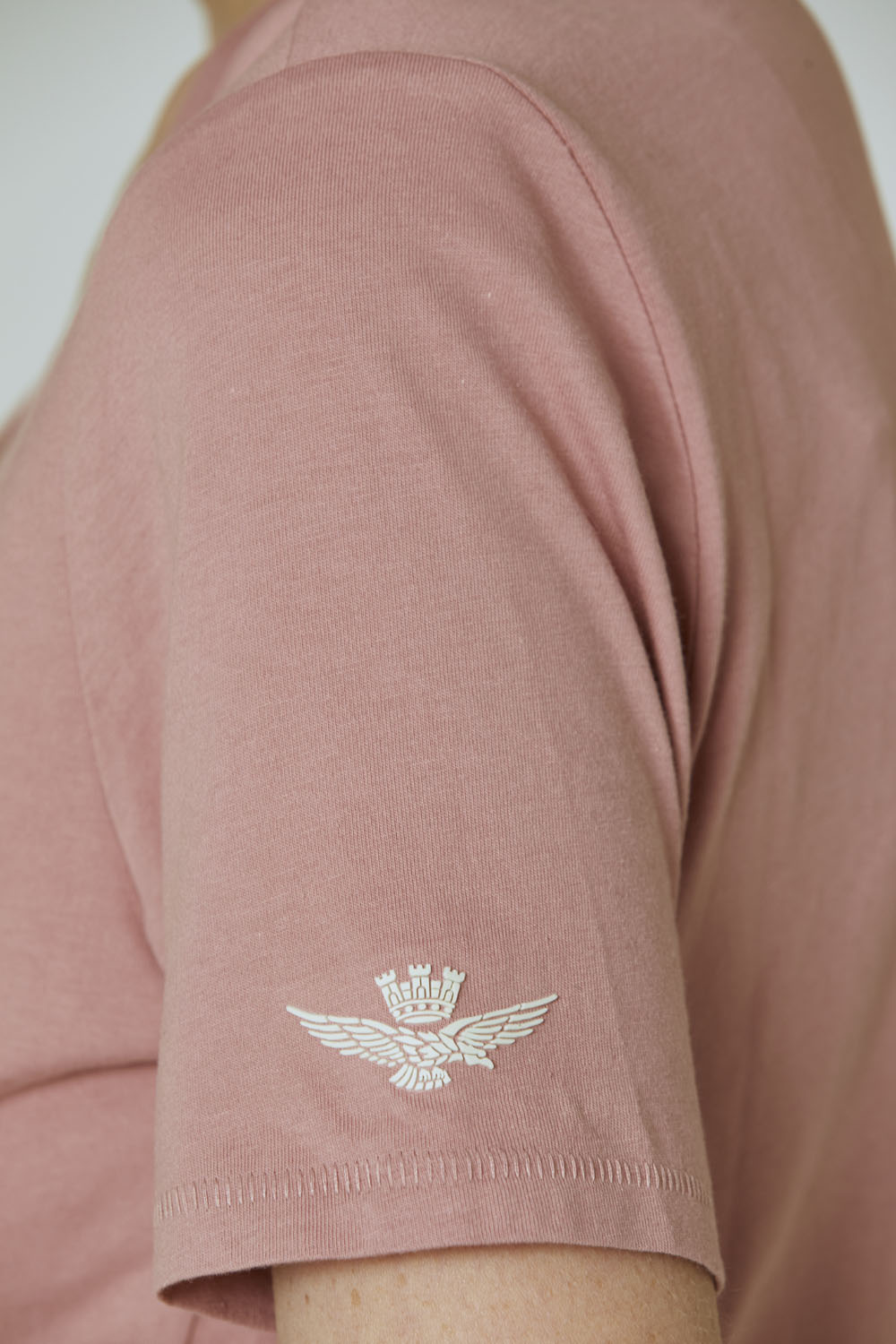 detail Tričko t-shirt scollo v 222TS2042DJ496