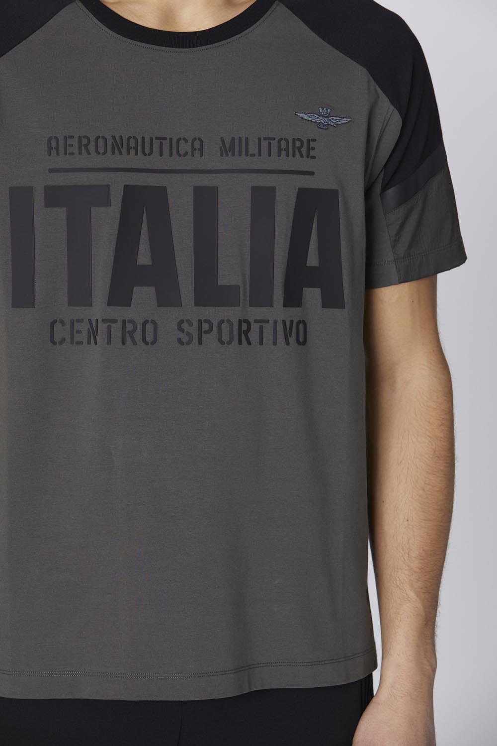 detail Tričko t-shirt m.c. 242TS2327J612