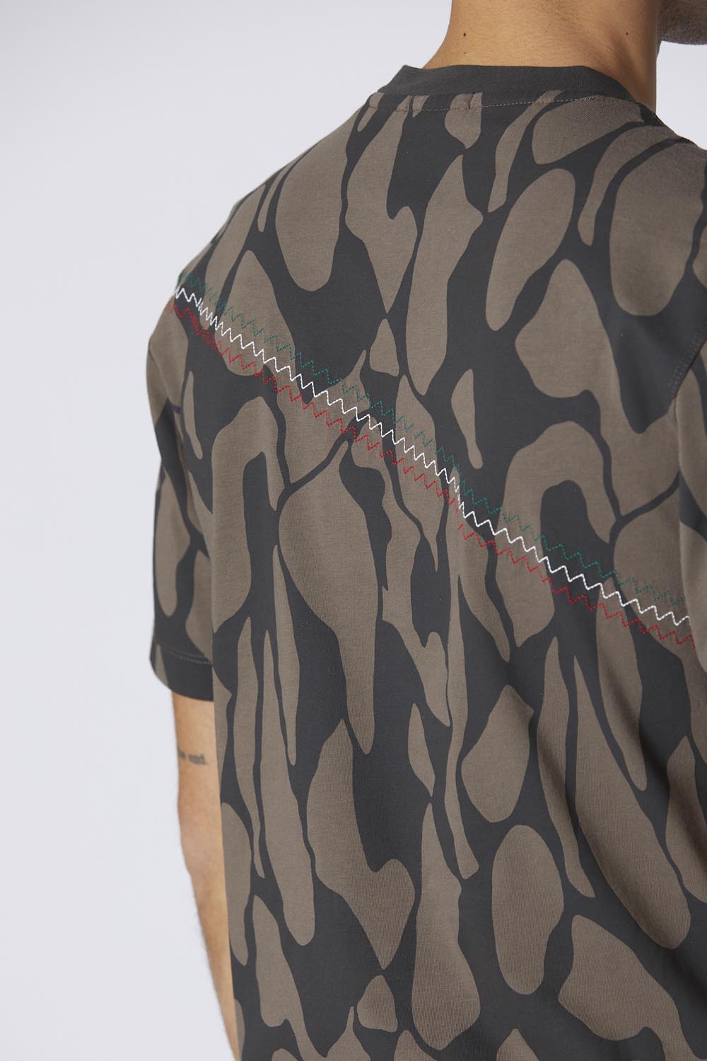 detail Tričko t-shirt m.c. 242TS2330J614