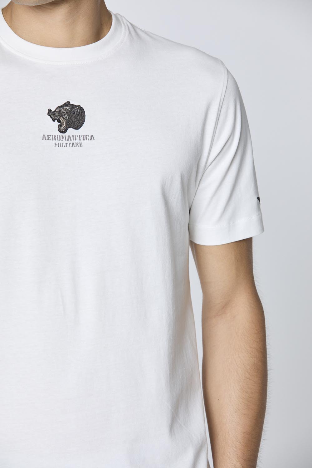 detail Tričko t-shirt m.c. 251TS2424J641