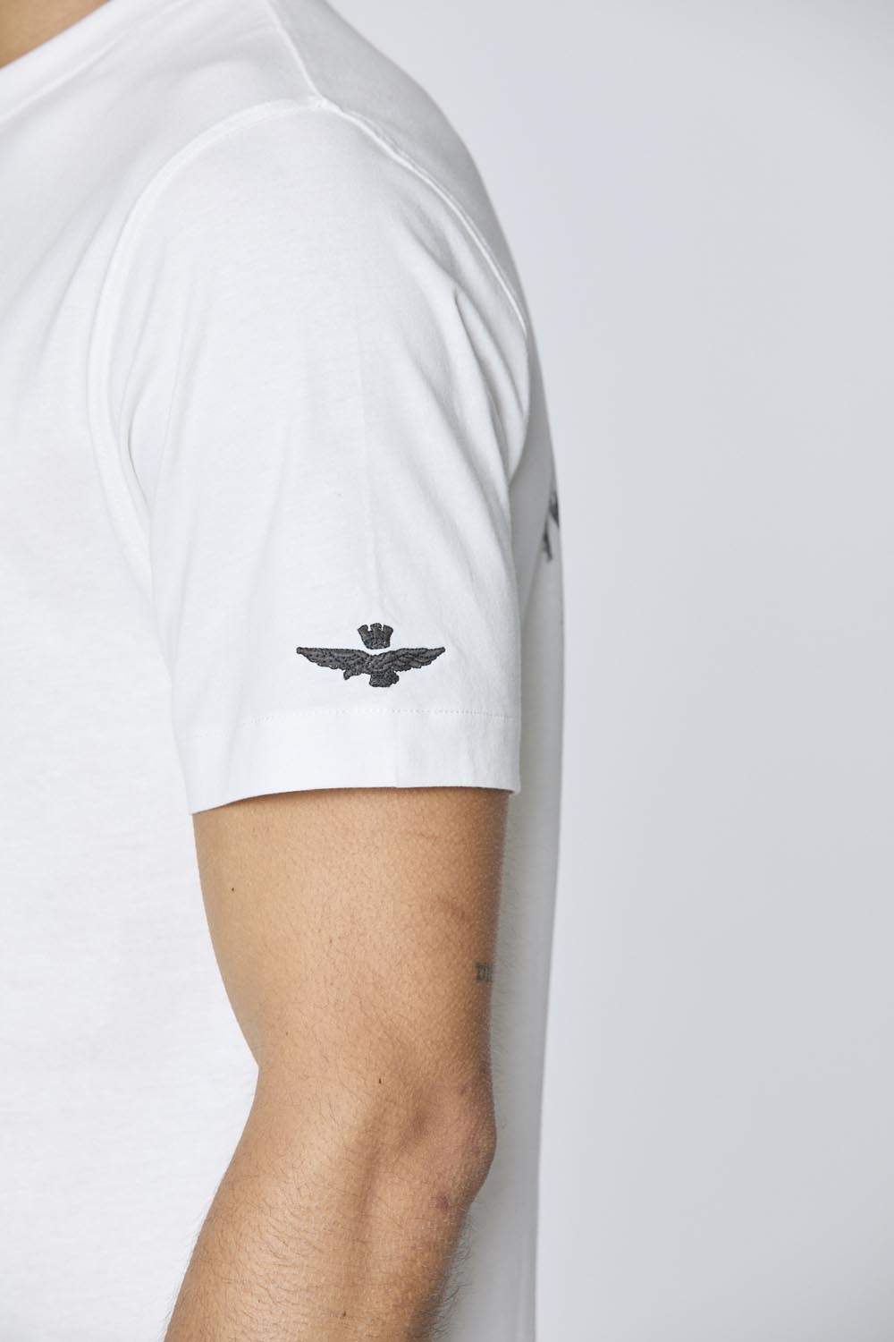 detail Tričko t-shirt m.c. 251TS2424J641