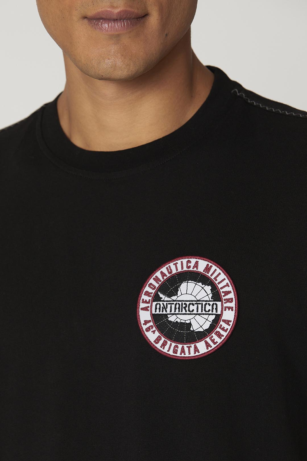 detail Tričko t-shirt m.c. 232TS2143J611