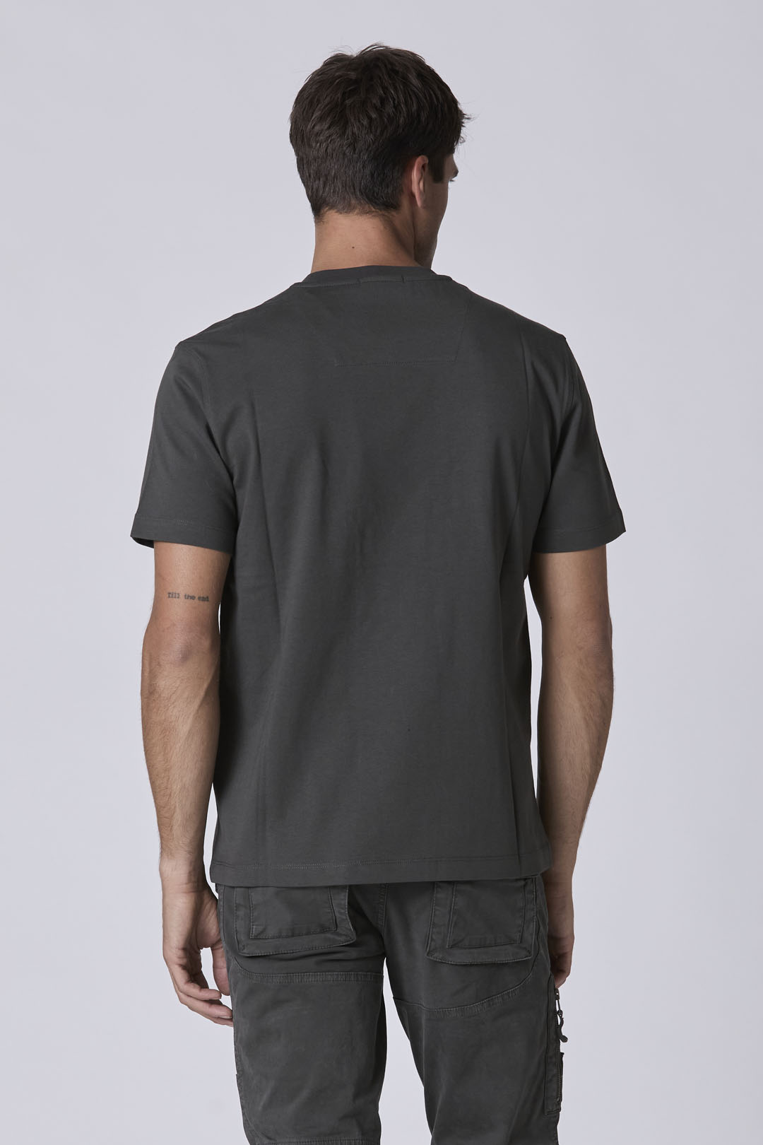 detail Tričko t-shirt m.c. 242TS2065J592