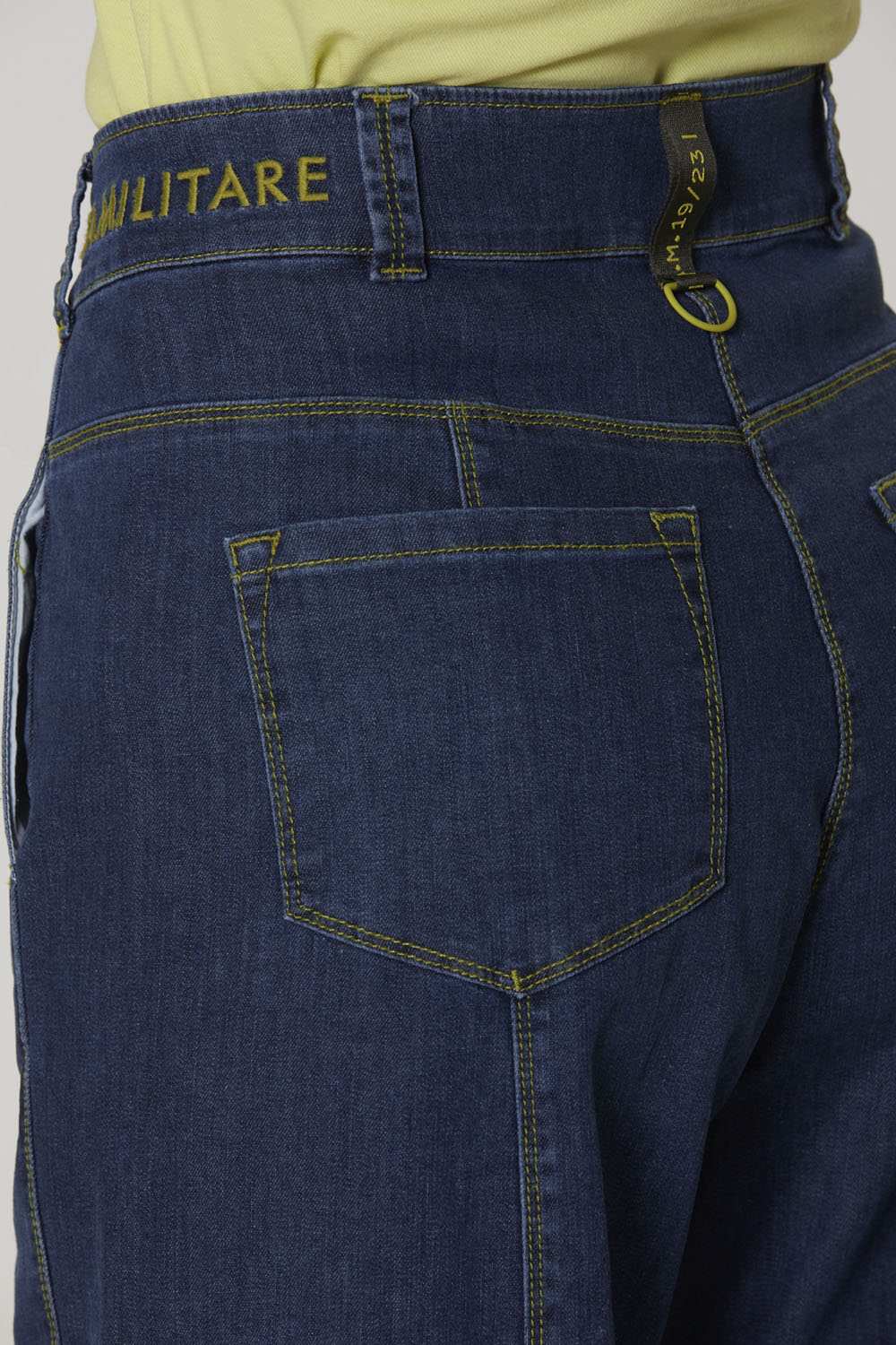 detail Kalhoty jeans carrot 231PJ194DCT3085